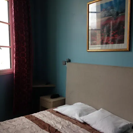 Nad'hotel מלון 2*