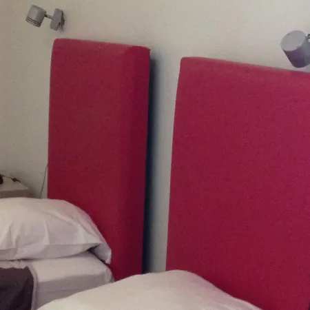 מלון Nad'hotel 2*